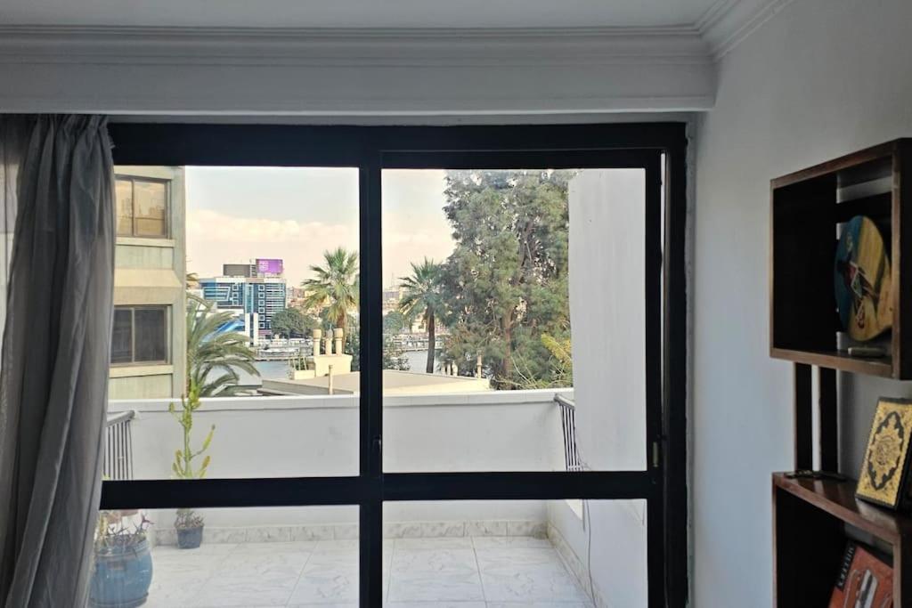 Apartment Breathtaking Nile View In The Heart Of Zamalek Cairo