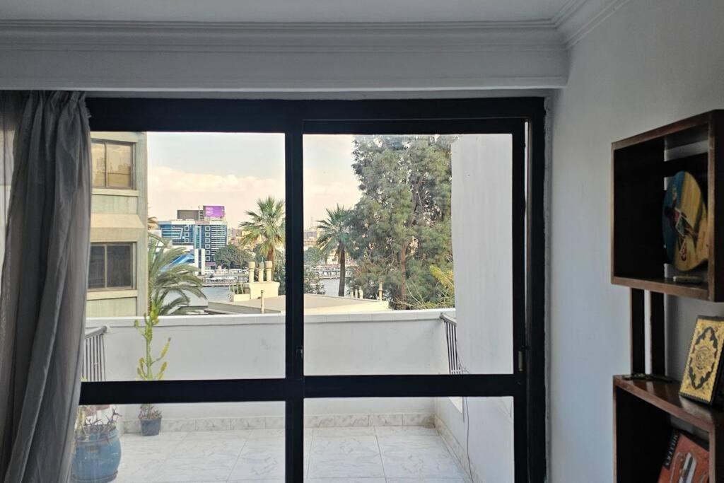 Breathtaking Nile View In The Heart Of Zamalek Apartment *