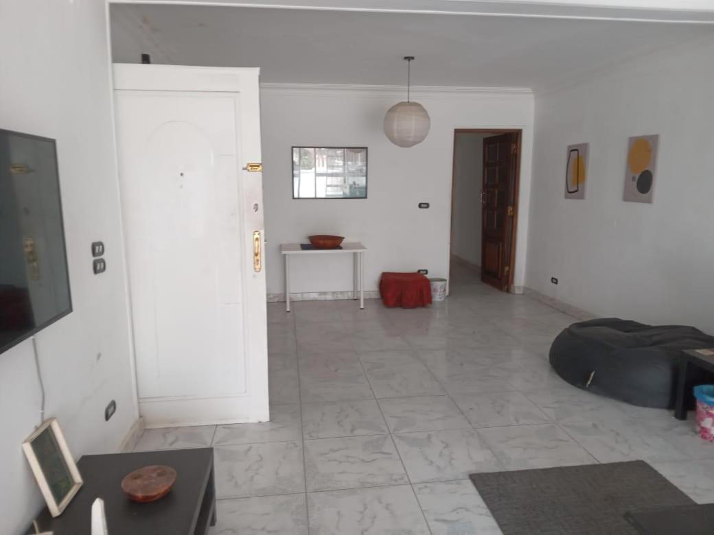 Apartment Breathtaking Nile View In The Heart Of Zamalek Cairo